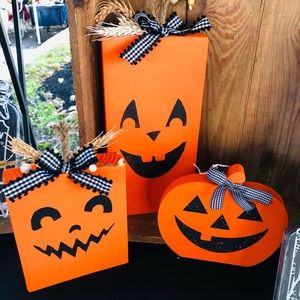 Set of 3 wood pumpkins
